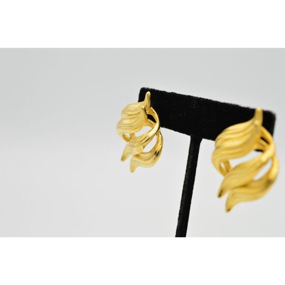 TAT Vintage Earrings Brushed Gold Chunky Abstract Signed NOS 1980s - Picture 3 of 9